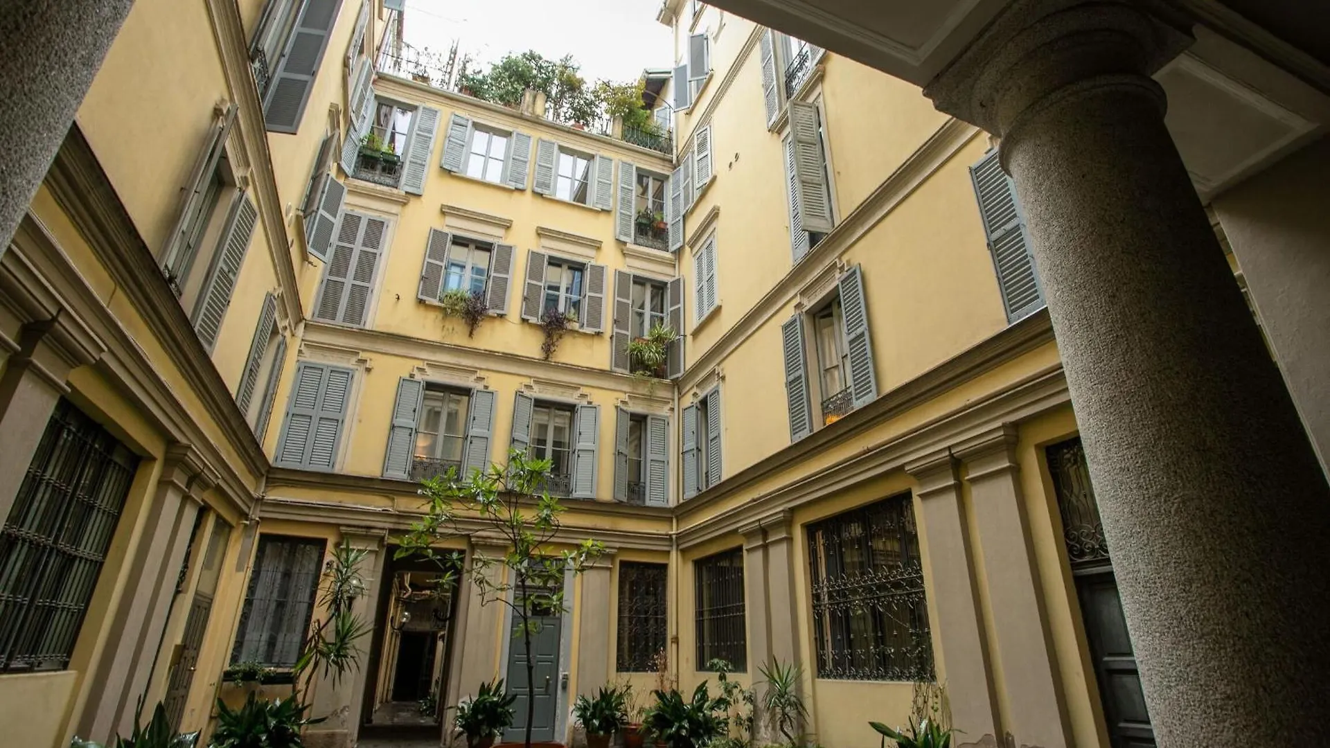 Apartment Lecco By Halldis Milan