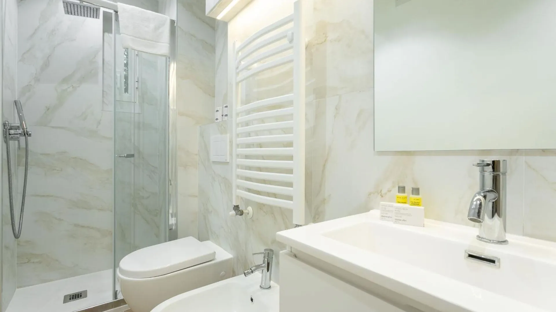Lecco By Halldis Milan Apartment