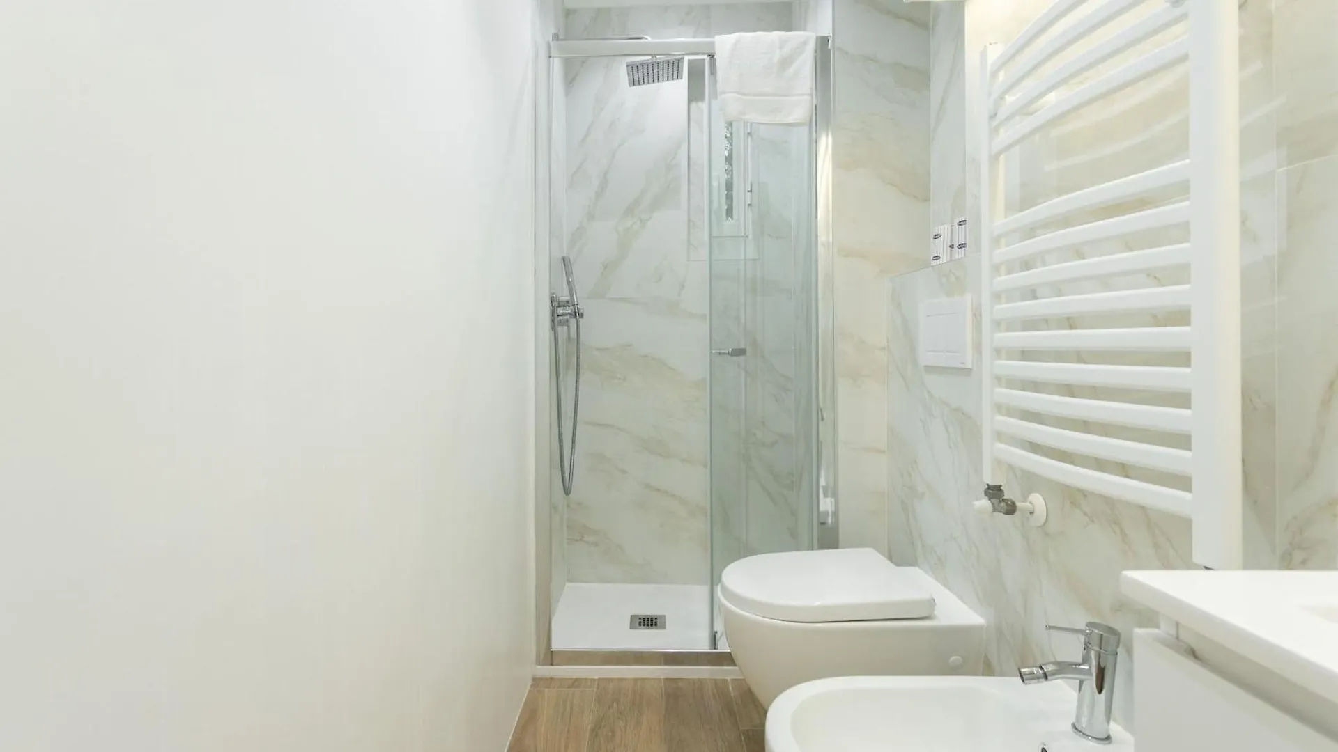 Lecco By Halldis Milan 0*,