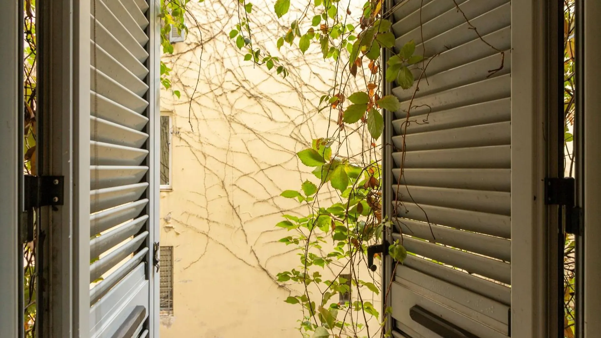 Apartment Lecco By Halldis Milan